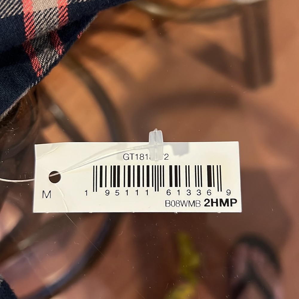 Flannel shirt + free gift 🎁 Size label M, runs small - Picture 7 of 7